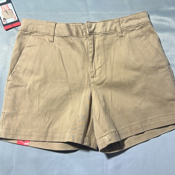 Banana Republic Pants - Banana republic shorts NWT